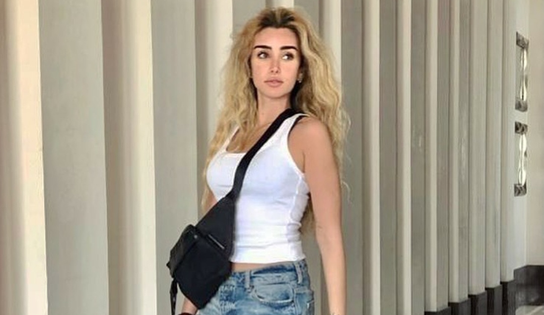 هنا الزاهد