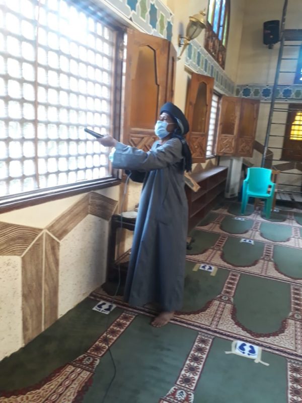 الأوقاف تواصل حملتها لنظافة وتعقيم المساجد في جميع المديريات