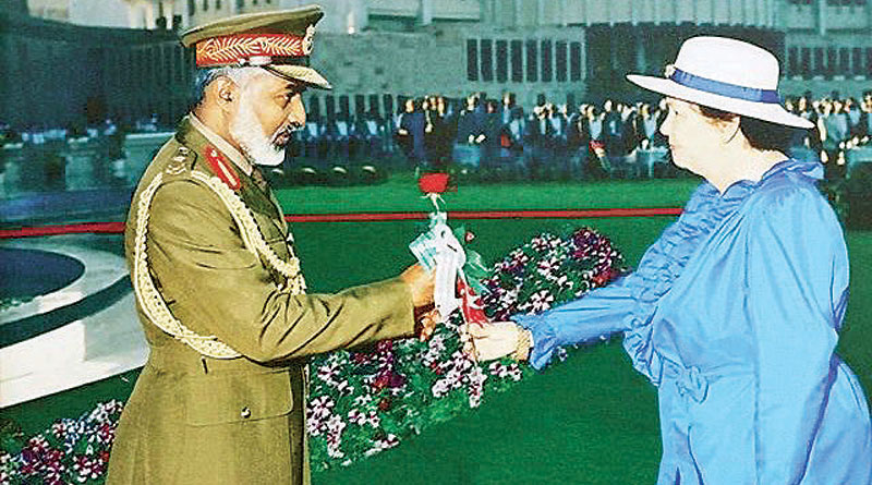السلطان الراحل - ملكة بريطانيا