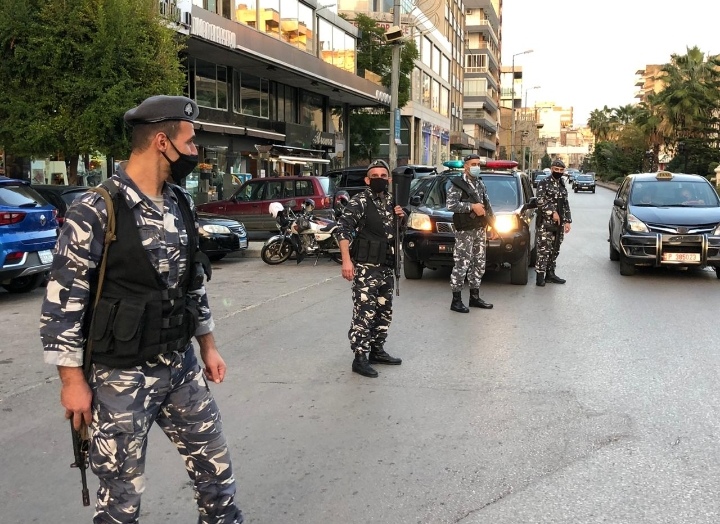 جانب من الإجراءات الأمنية المشددة 