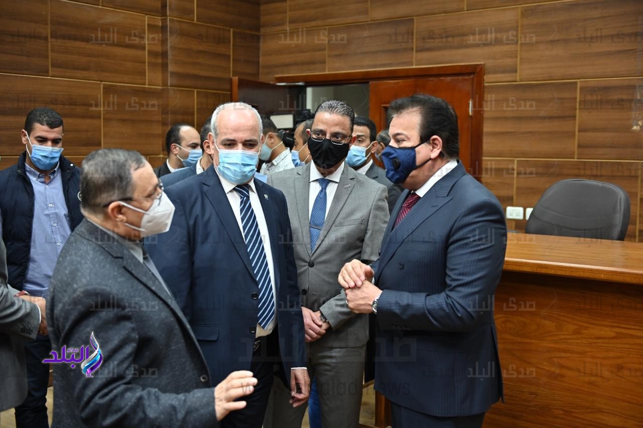جانب من الافتتاح 