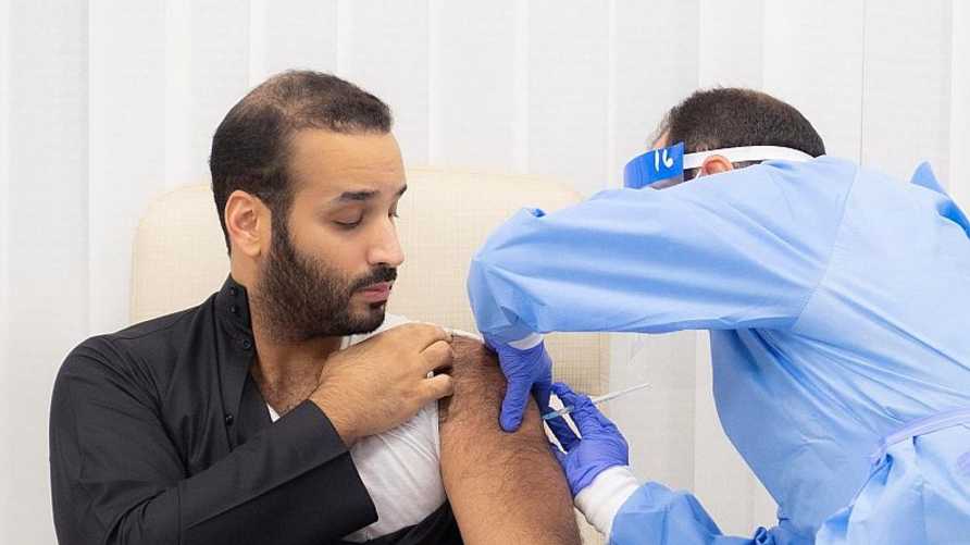ولي العهد السعودي يتلقى لقاح كورونا