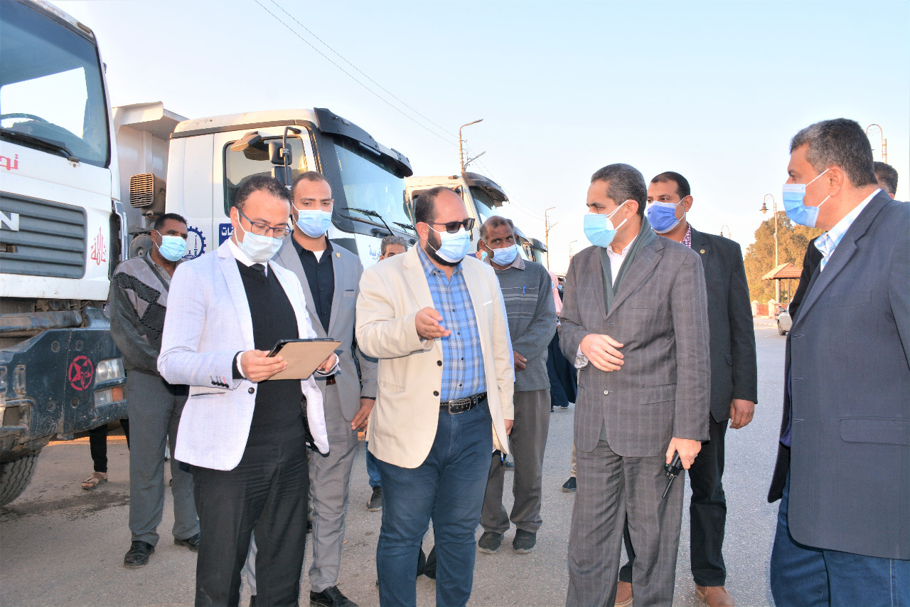 جولة الدكتور طارق رحمي محافظ الغربية  جولة الدكتور طارق رحمي محافظ الغربية