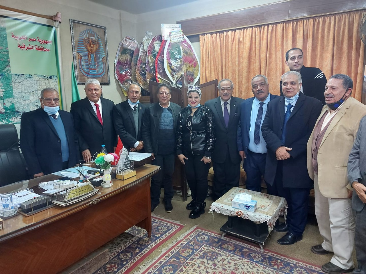وكيل زراعة الشرقية يلقي قصيدة شعر في حفل معاش