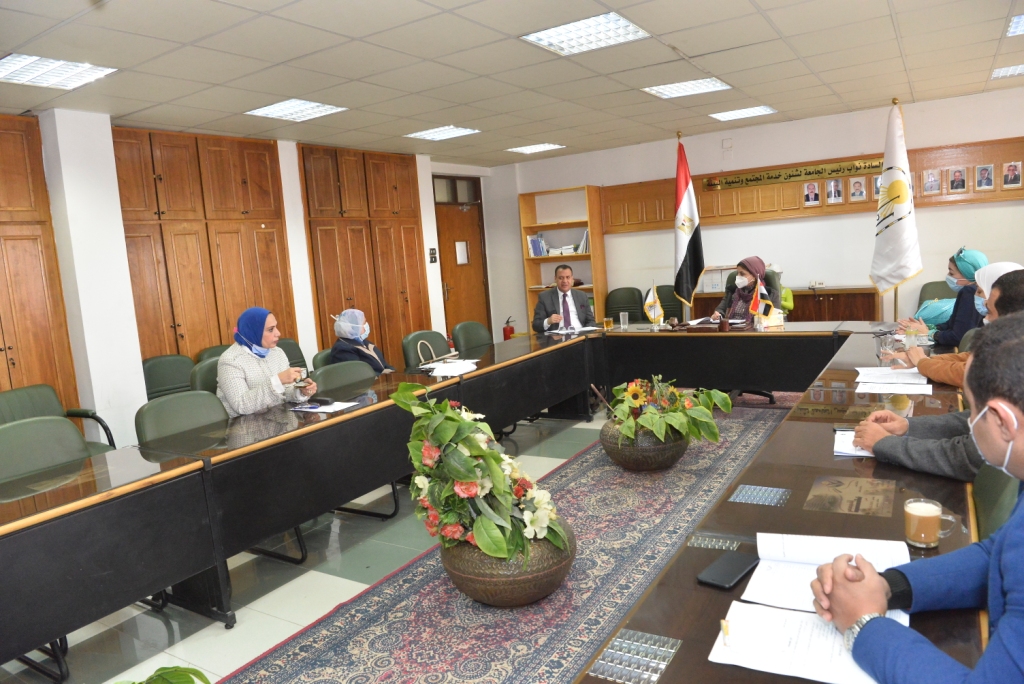  رئيس جامعة أسيوط