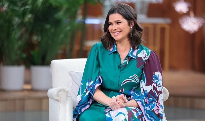 يسرا اللوزى  يسرا اللوزى