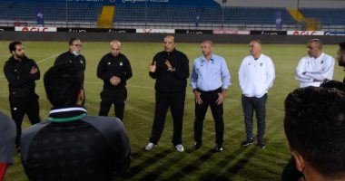 محمد مصيلحي والجهاز الفني لنادي الاتحاد السكندري 