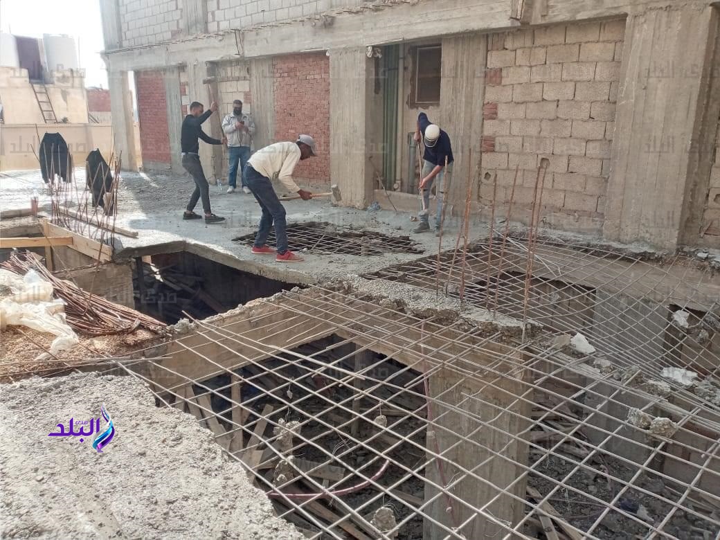 إزالة عقارين مخالفين