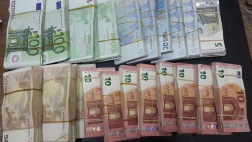 تهريب يورو خارج البلاد - ارشفية
