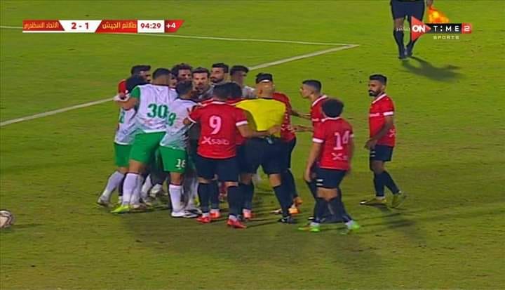 خناقة فى مباراة الاتحاد والطلائع