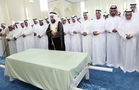 هل يشعر المتوفى بمن يزوره في قبره