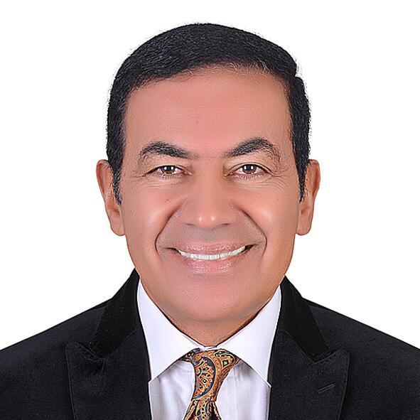 استاذ بجامعة المنصورة 