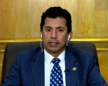 وزير الشباب والرياضة 