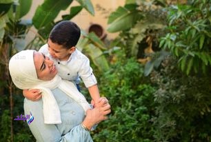  نور الهدى وابنها حمزة 