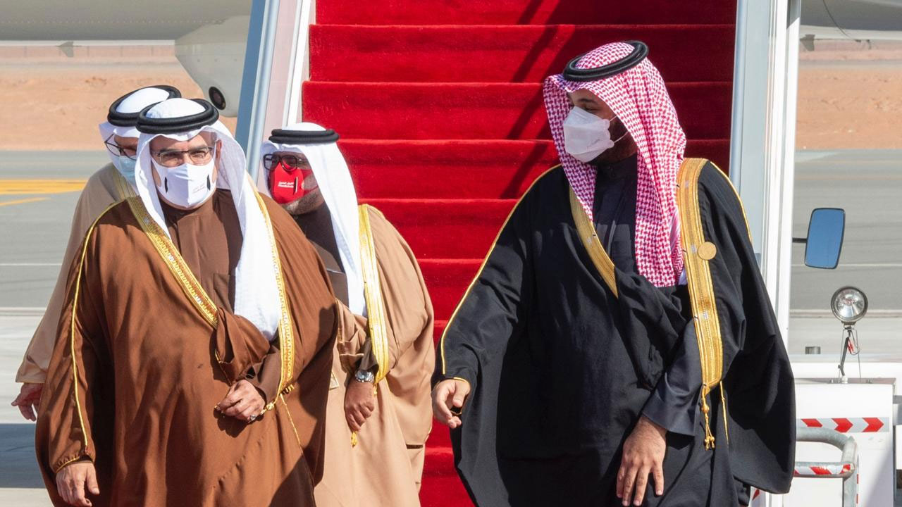  ولي العهد في مقدمة مستقبلي وفود القمة الخليجية الـ41