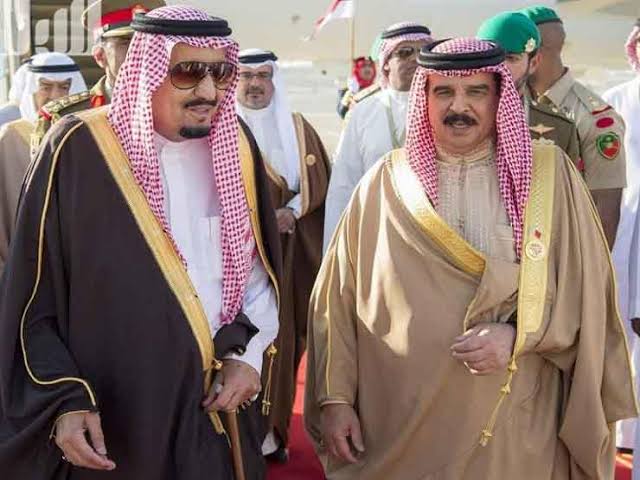 الملك سلمان ونظيره البحريني 