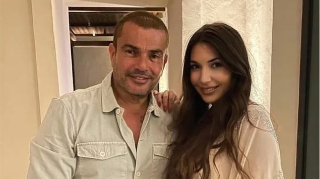 عمرو دياب وكارولينا 