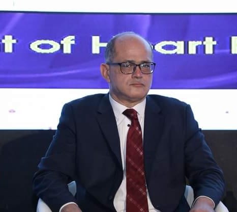  الدكتور محمد أيمن صالح نائب رئيس الجامعة لشئون الدراسات الع