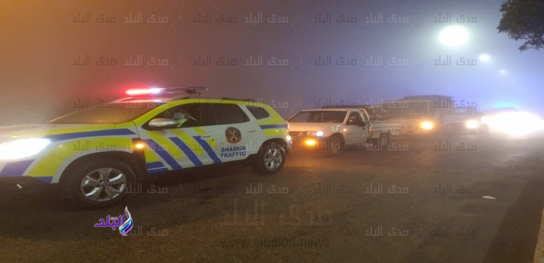 قوات الشرطة تصطحب ٤ سيارات خاصة بنقل أسطوانات الأكسجين