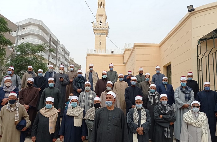 الأوقاف : الانتهاء من توزيع الزي الأزهري للأئمة فى 14 مديرية