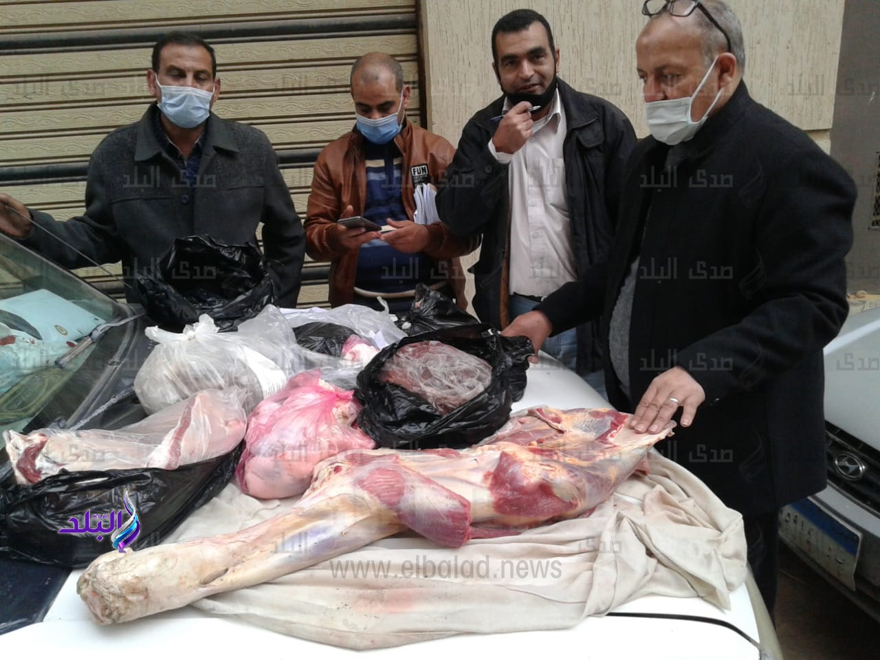 ضبط معسل ومواد غذائية مجهولة المصدر