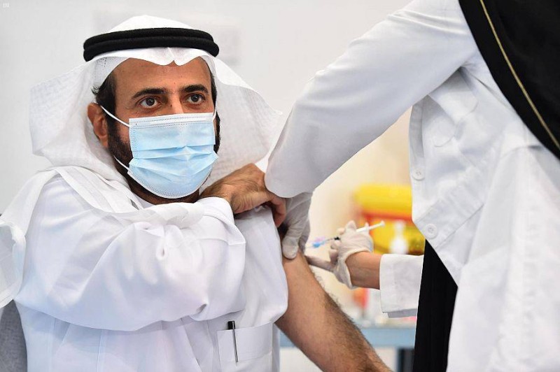 وزير الصحة السعودي يتلقي الجرعة الثانية من لقاح كورونا وزير الصحة السعودي يتلقي الجرعة الثانية من لقاح كورونا