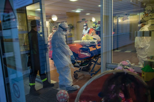 فرنسا تسجل 22 إصابة بالسلالة الجديدة لكورونا