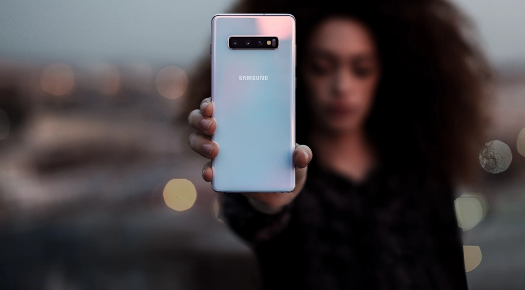 عرض الجمعة.. اشتر سامسونج Galaxy S10 بـ 6160 جنيهًا