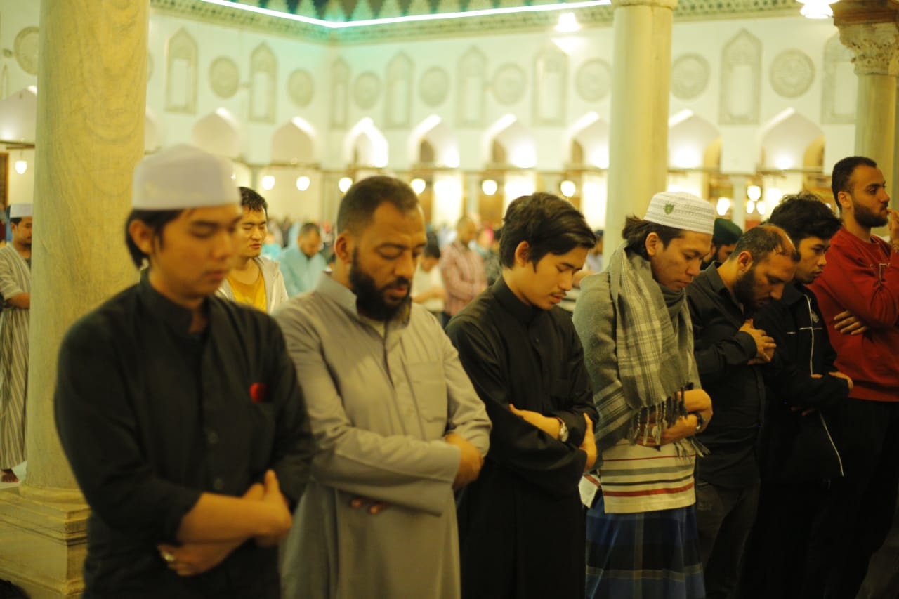 هيئات الصلاة الصحيحة في القيام والركوع والسجود