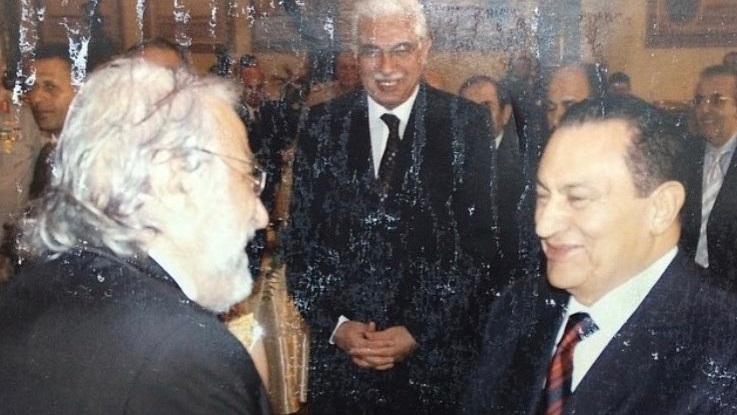 المايسترو الراحل خالد فؤاد مع الرئيس مبارك