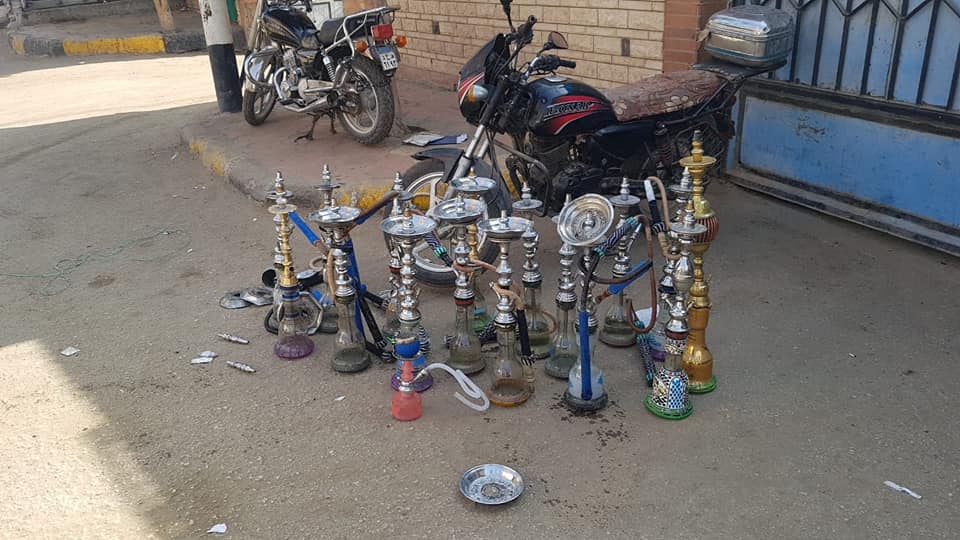 غلق المقاهي