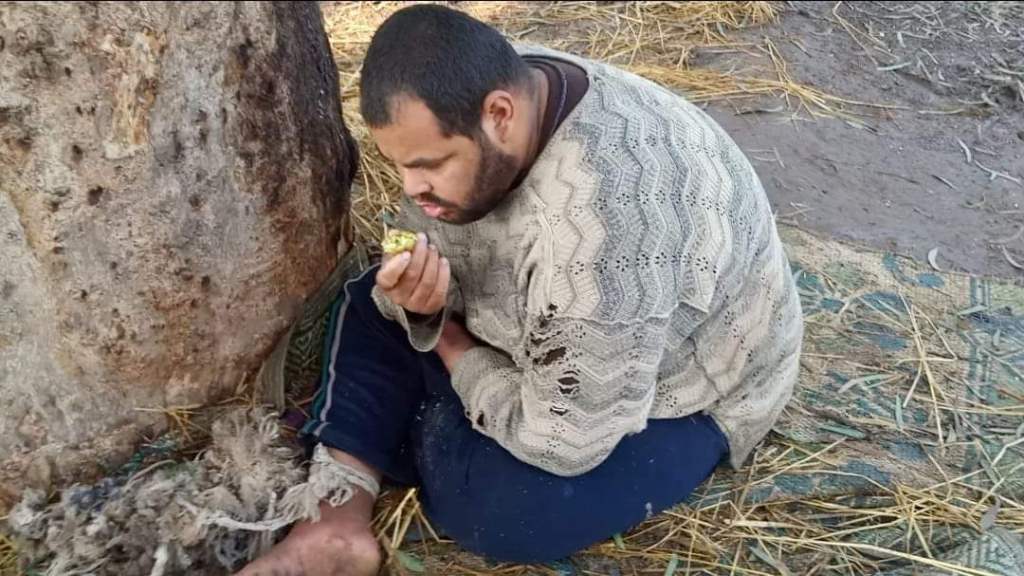 الشاب