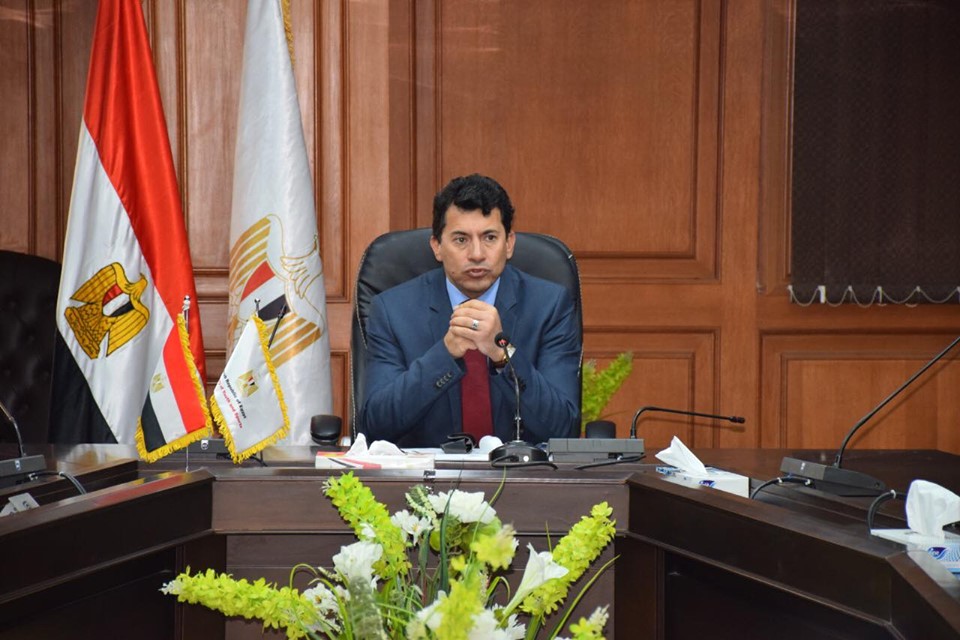  وزير الرياضة 
