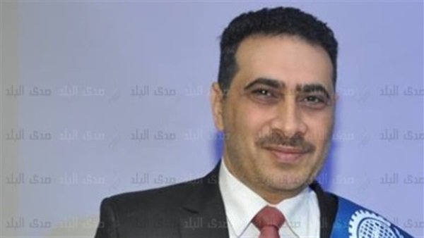 عميد سياسة واقتصاد