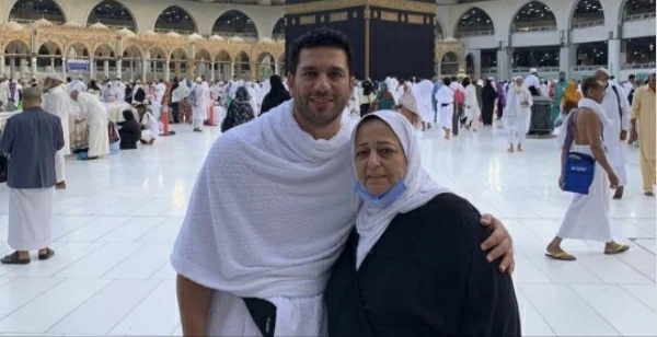 حسن الرداد ووالدته