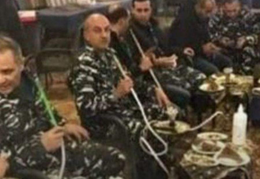 صورة ضباط الشرطة