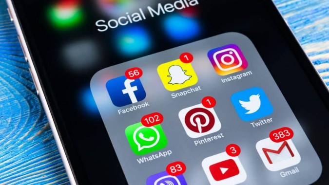 مواقع التواصل الإجتماعى 