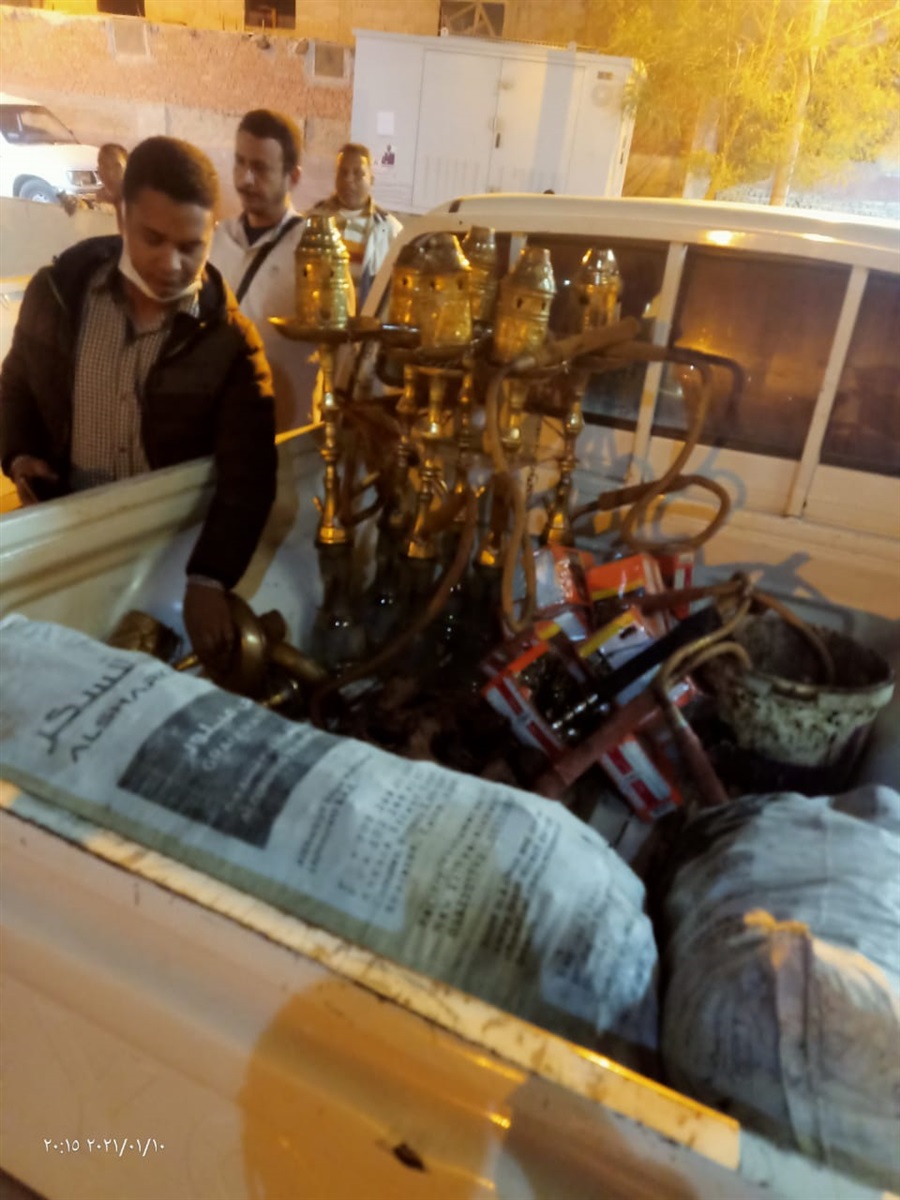 مراقبة الأغذية بأسوان تغلق وتشمع كافتيريا لضبط الشيشة بها