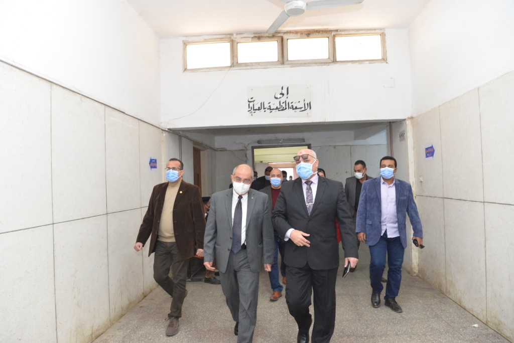 رئيس جامعة أسيوط 