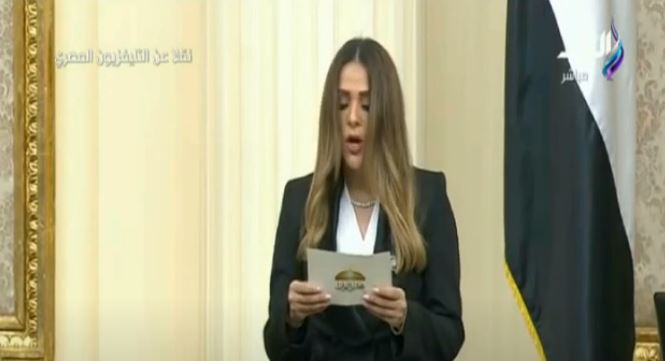 لحظة أداء أصغر نائبة بالنواب لليمين الدستورية