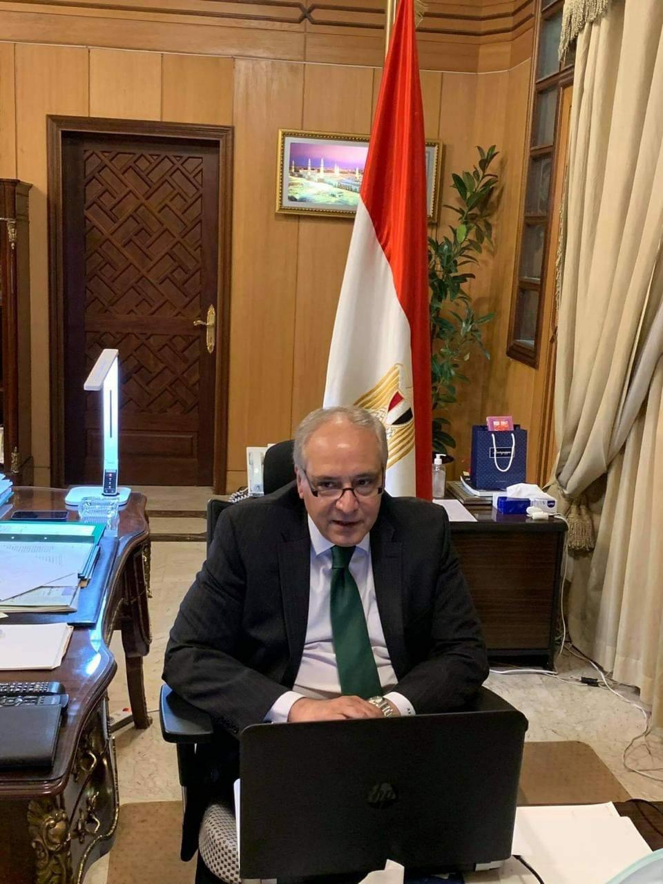 سفير مصر أثناء اللقاء
