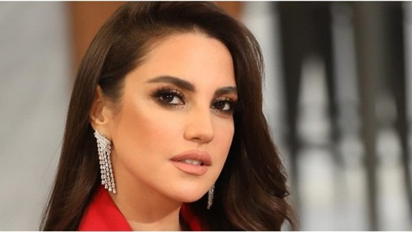 الفنانة درة 