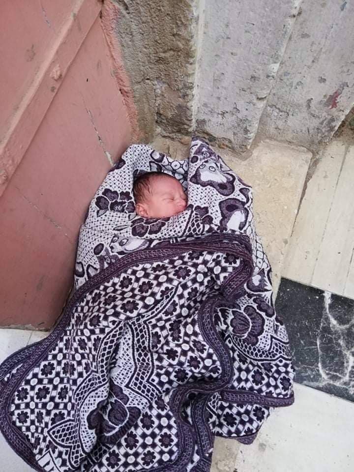 العثور على طفل