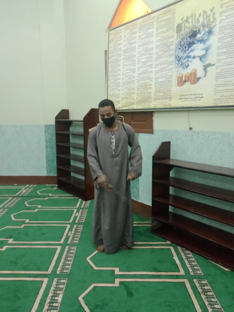 الأوقاف تواصل حملتها لنظافة وتعقيم المساجد في جميع المديريات