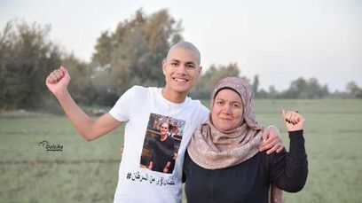 محمد قمصان ووالدته ، صاحب إدعاء المرض 