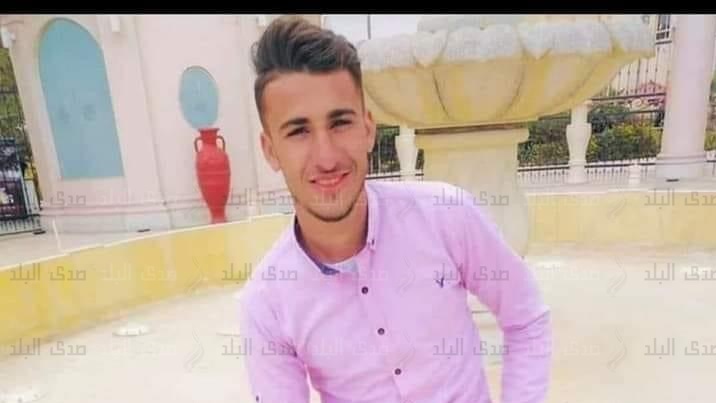 الشاب