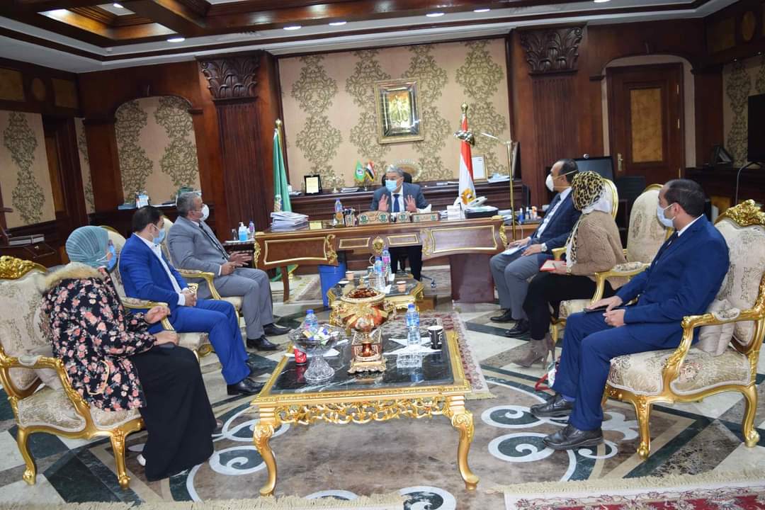 محافظ المنيا : رصد الاحتياجات الفعلية في 192 قرية 