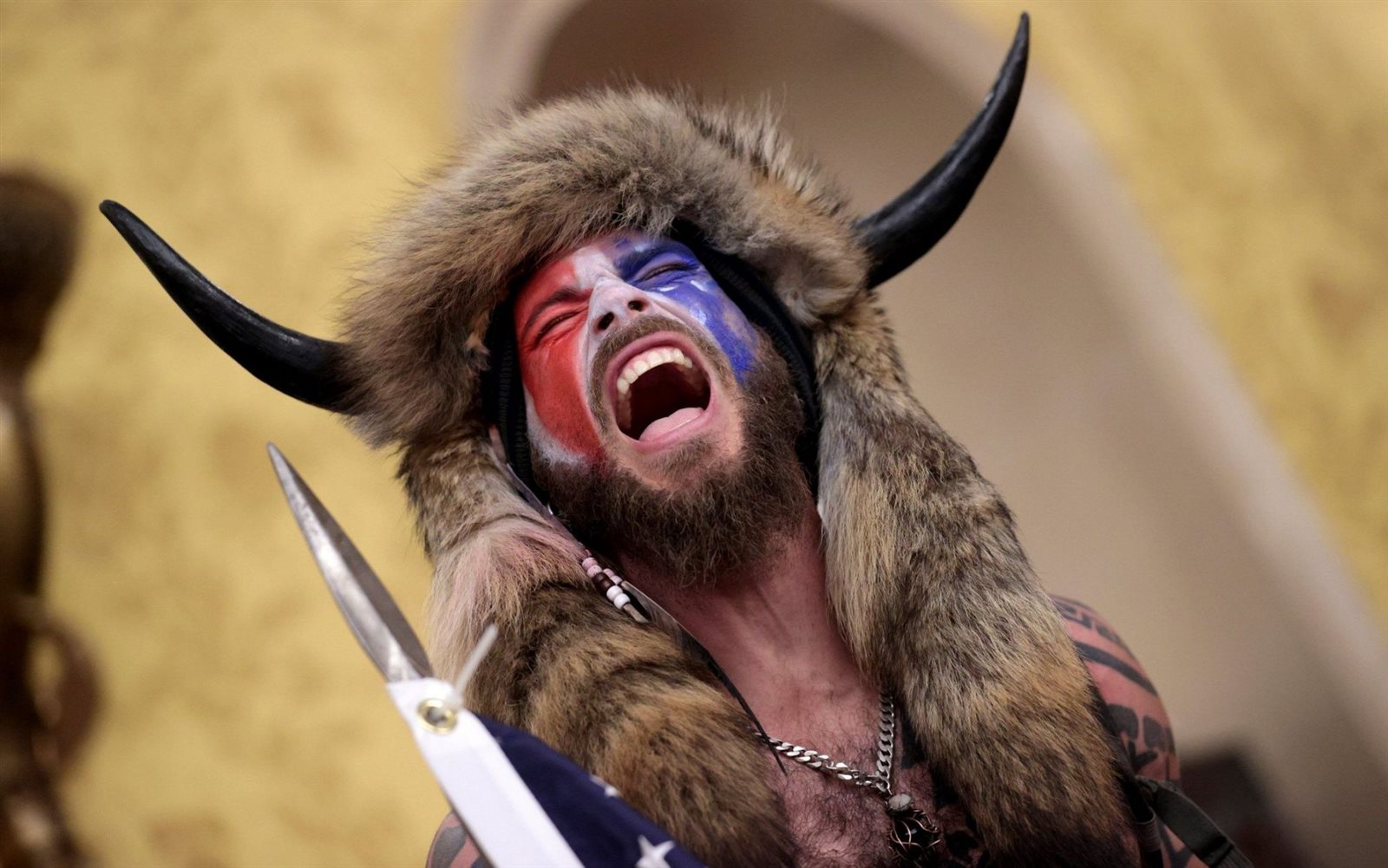 أحد أنصار ترامب داخل الكونجرس