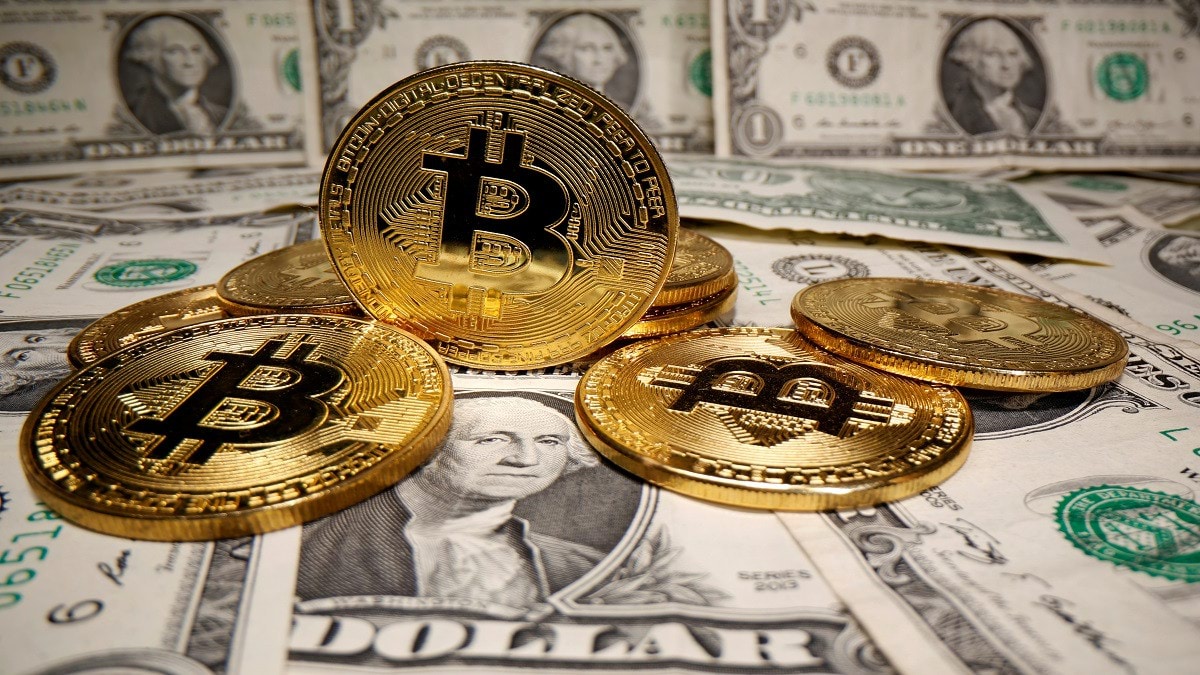 ارتفاع الدولار يتبدد وتعافي البتكوين يتواصل 