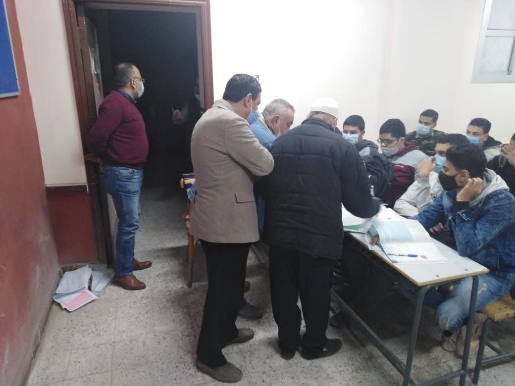 مجموعات تقوية وتجمعات طلابية داخل مدارس الخصوص..صور